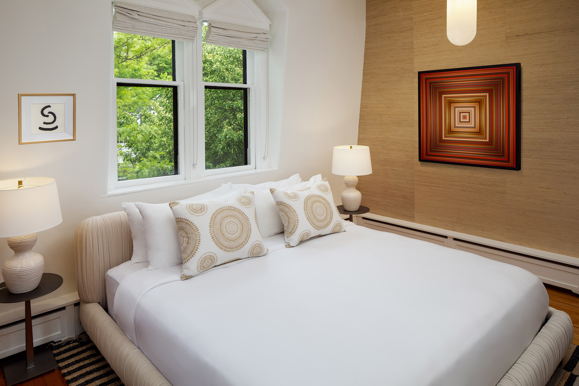 King guestroom at 21 Broad