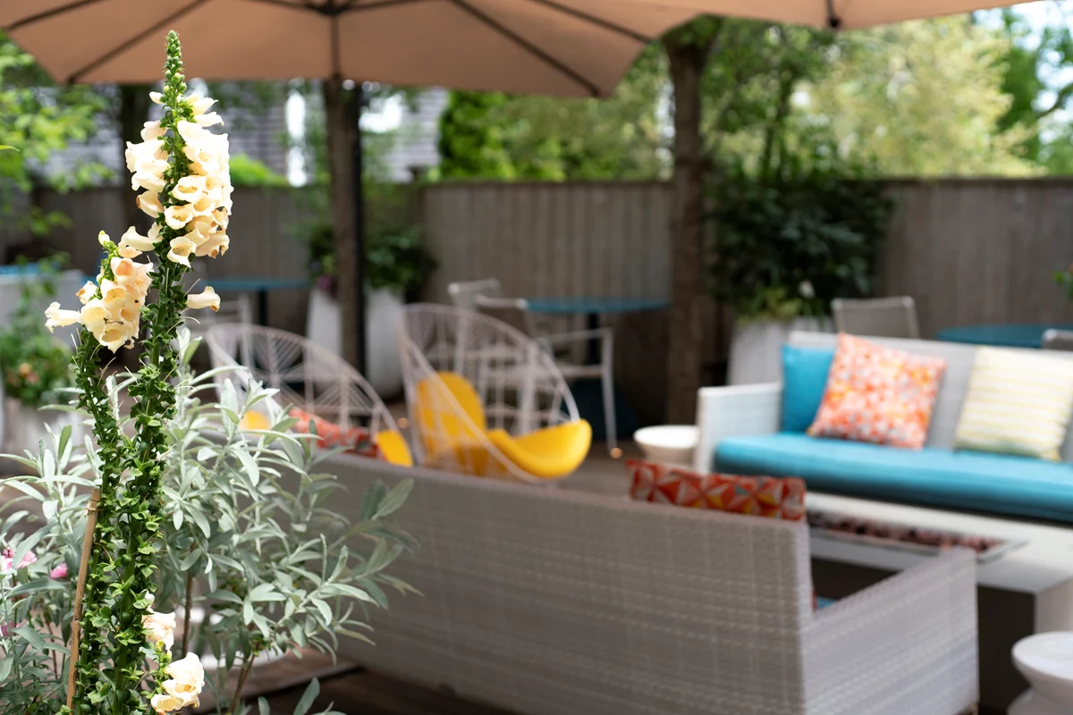 21 Broad Hotel outdoor patio area