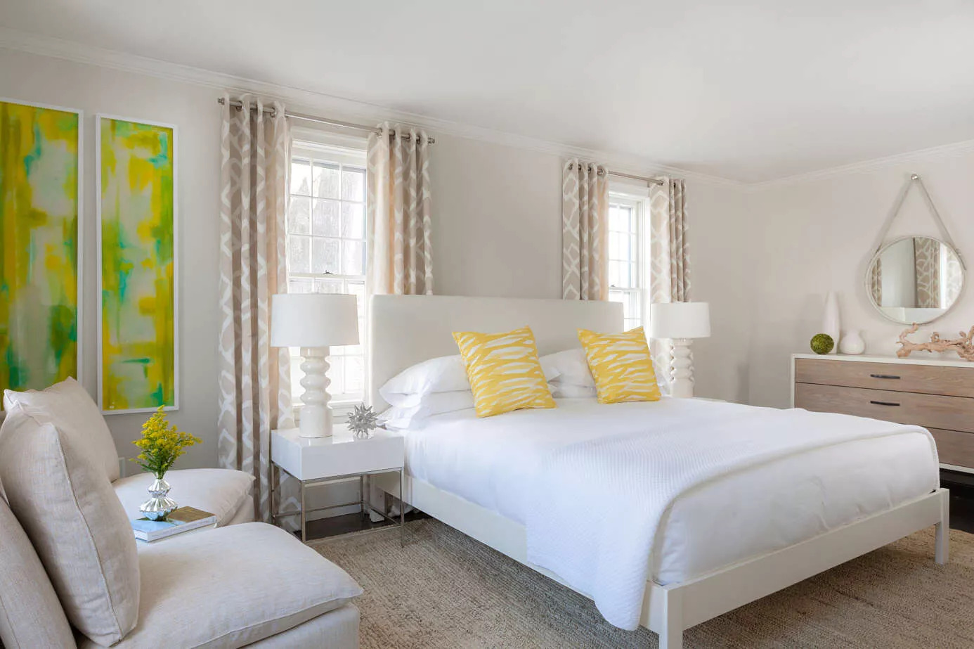 King deluxe ADA guestroom at 21 Broad Hotel