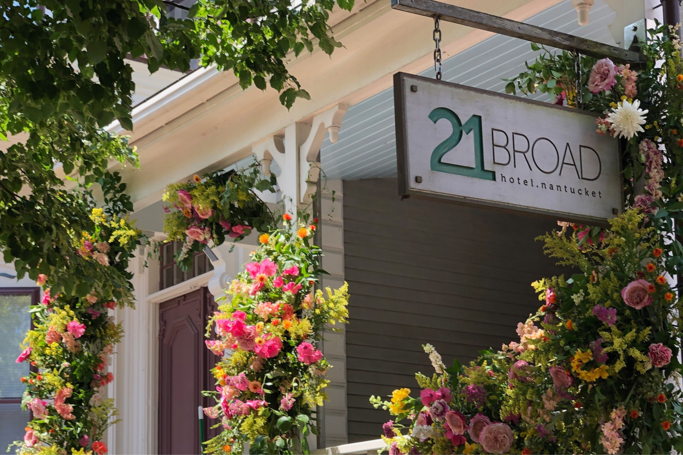 Close up of the 21 Broad Hotel sign